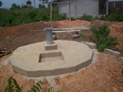 bouw van een waterput bij het schooltje